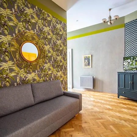 Apartment 3bdr Oasis In The Heart Of
