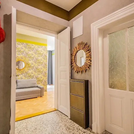 Apartment 3bdr Oasis In The Heart Of *