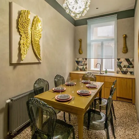 Apartment 3bdr Oasis In The Heart Of Prag