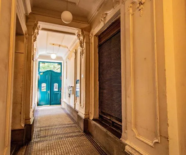 Apartment 3bdr Oasis In The Heart Of
