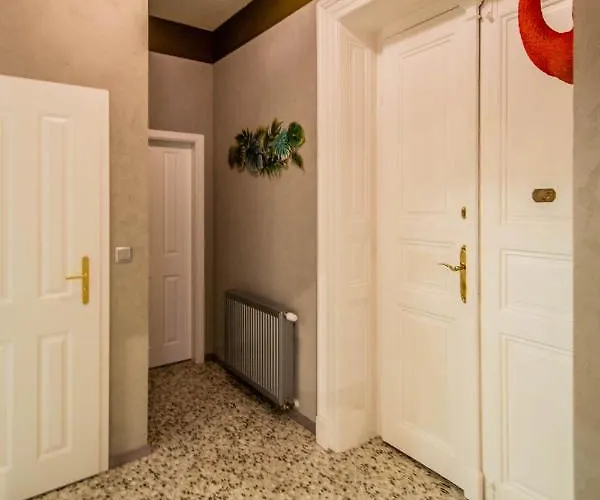 Apartment 3bdr Oasis In The Heart Of