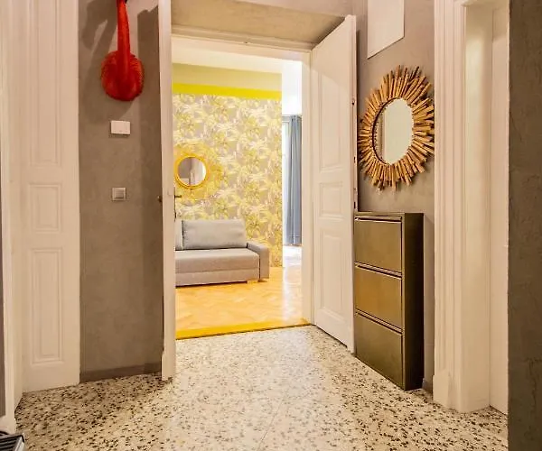 3bdr Oasis In The Heart Of Apartman